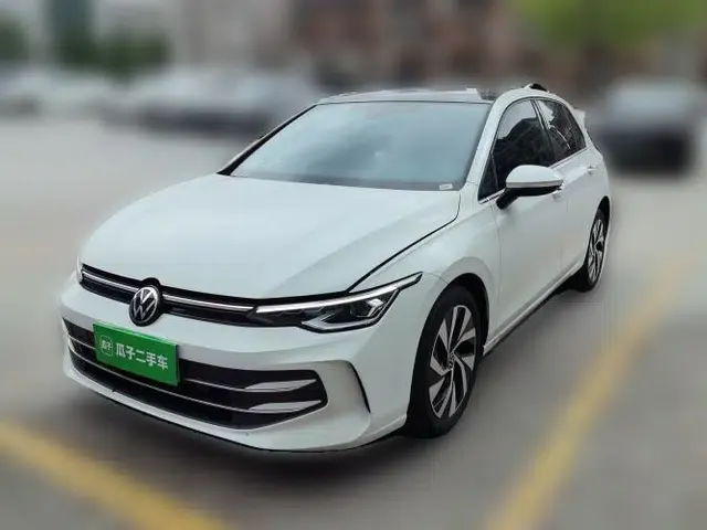 Volkswagen Golf 2026 300TSI Pro