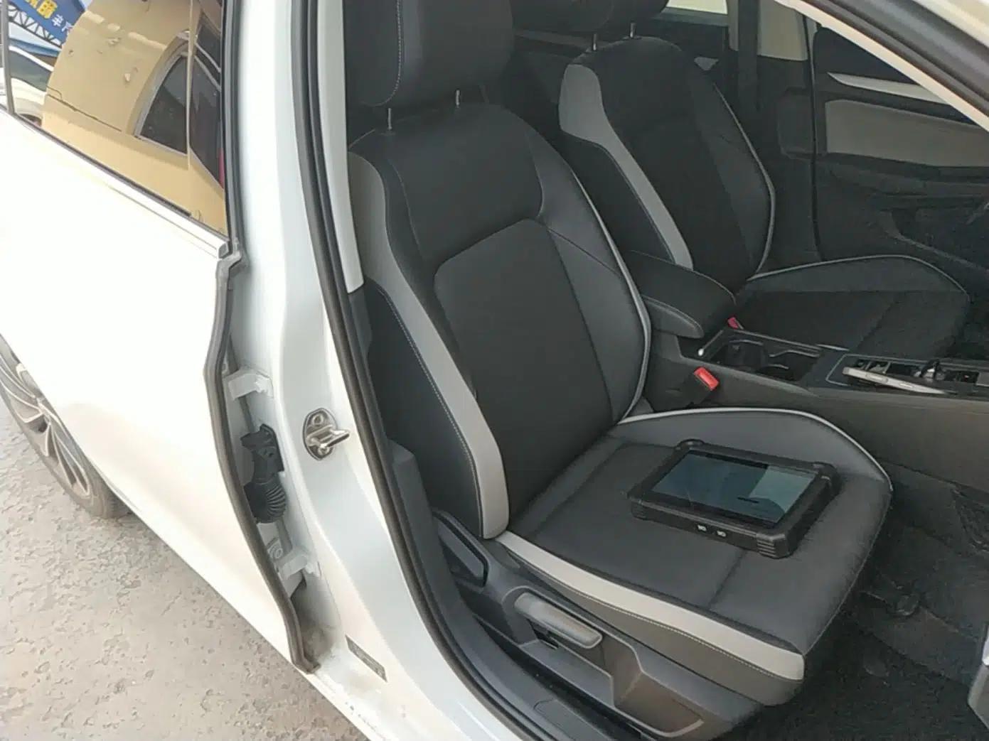 Volkswagen Golf 2024 280TSI DSG Pro Expert Edition — миниатюра 26