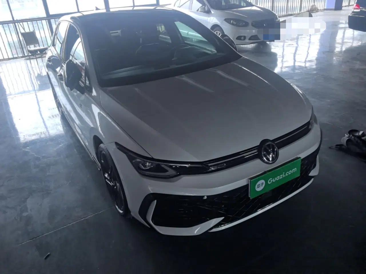 Volkswagen Golf 2025 300TSI R-Line — миниатюра 12