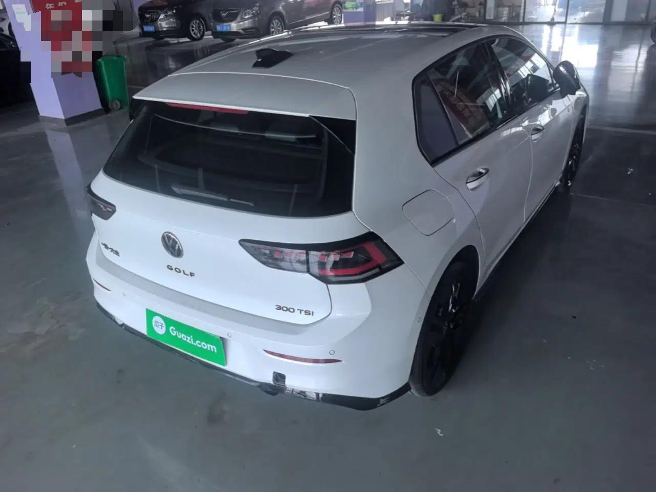 Volkswagen Golf 2025 300TSI R-Line — миниатюра 6