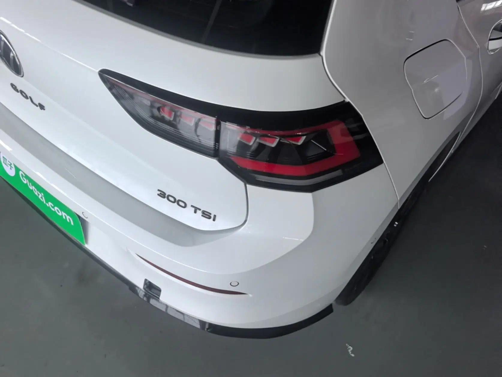Volkswagen Golf 2025 300TSI R-Line — миниатюра 9
