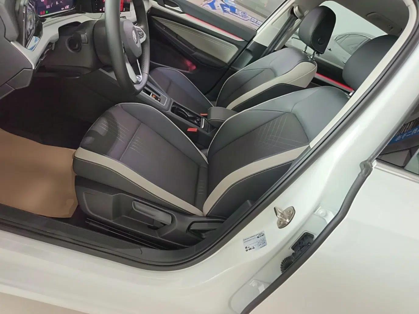 Volkswagen Golf 2023 Facelift 280TSI DSG Pro — миниатюра 17