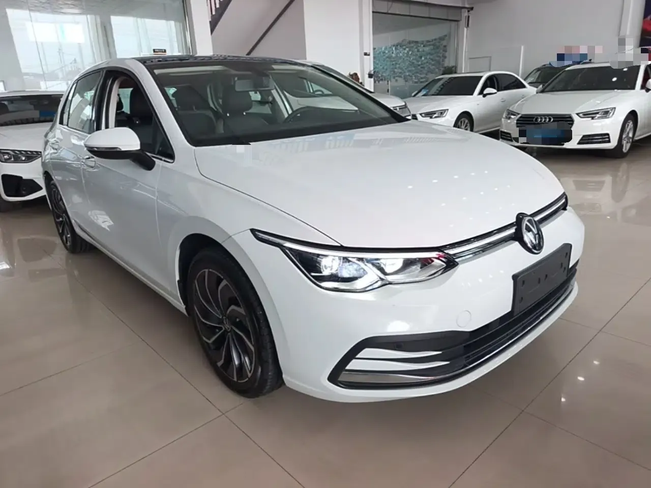 Volkswagen Golf 2023 Facelift 280TSI DSG Pro — миниатюра 3