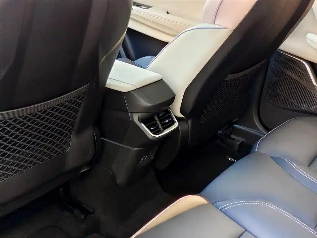 Lynk & Co 06 EM-P 2023 1.5T Remix PHEV Shero — миниатюра 9