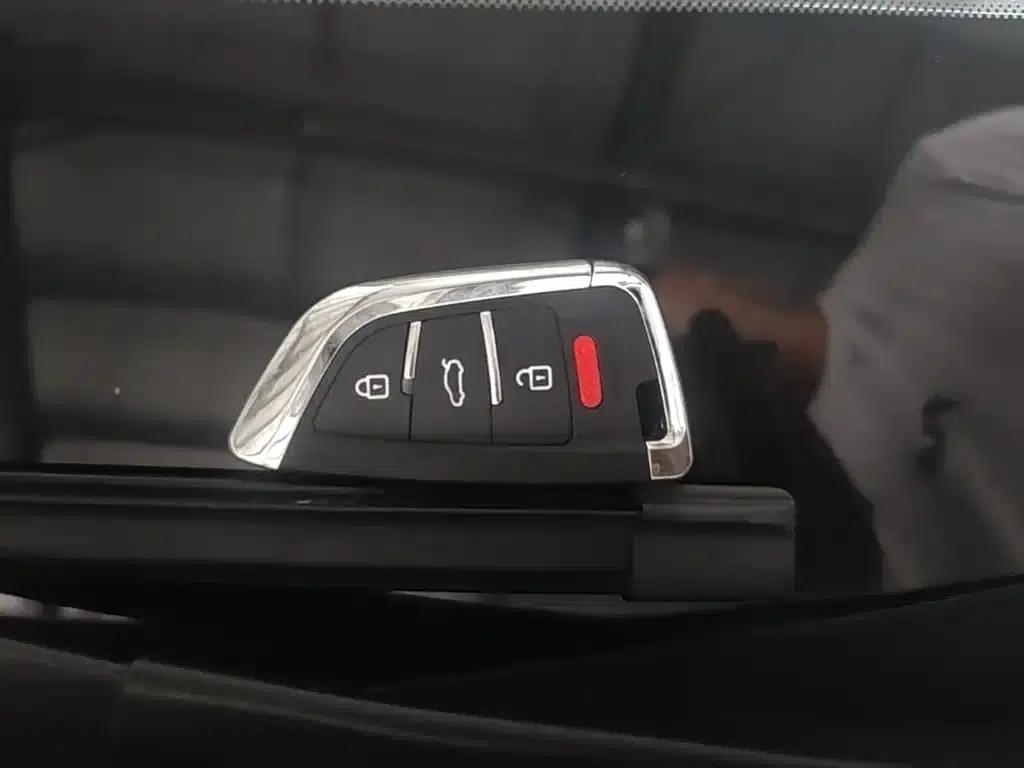 Lynk & Co 06 EM-P 2022 PHEV 84KM Range Pro — миниатюра 9