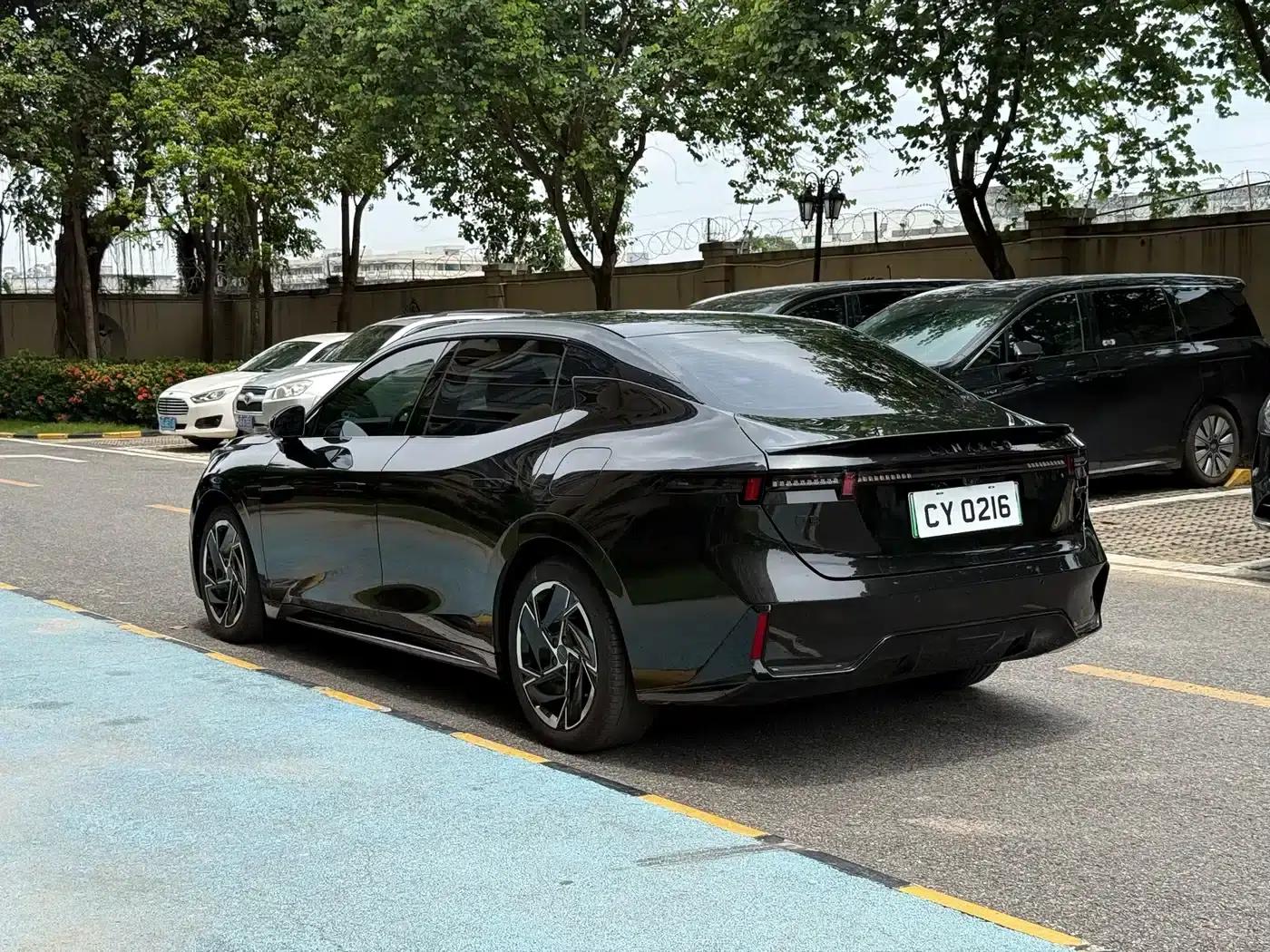 Lynk & Co 07 EM-P 2024 Model, EM-P 126km Long Range, Halo — миниатюра 8