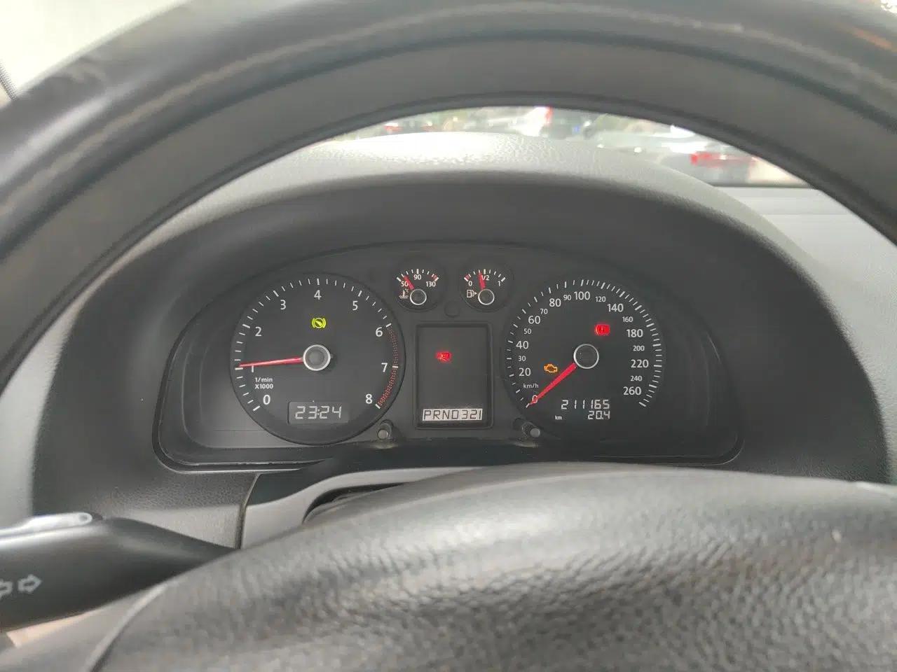 Volkswagen Passat 2009 2.0L MFI Automatic Luxury Edition — миниатюра 11