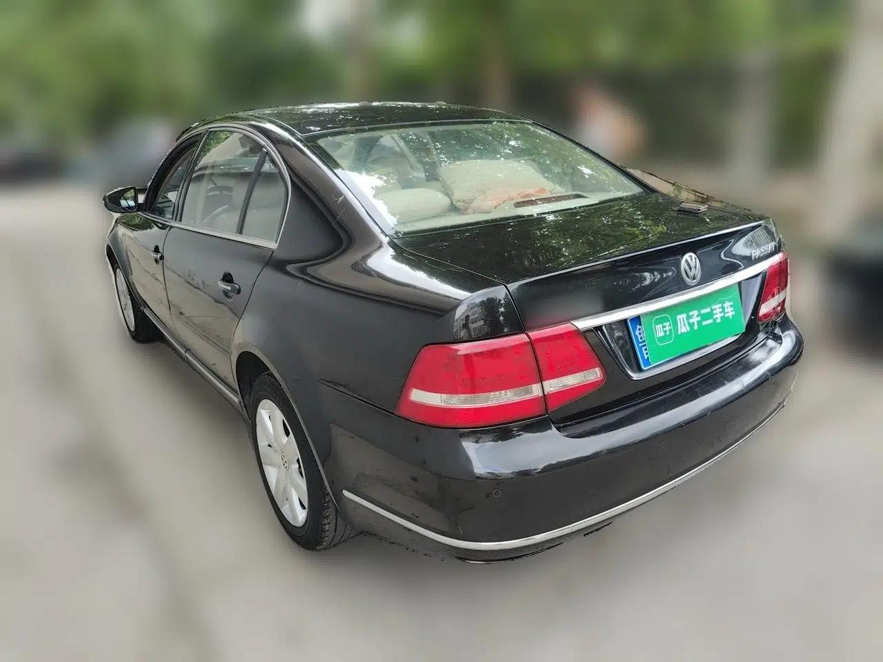 Volkswagen Passat 2009 2.0L MFI Automatic Luxury Edition — миниатюра 4