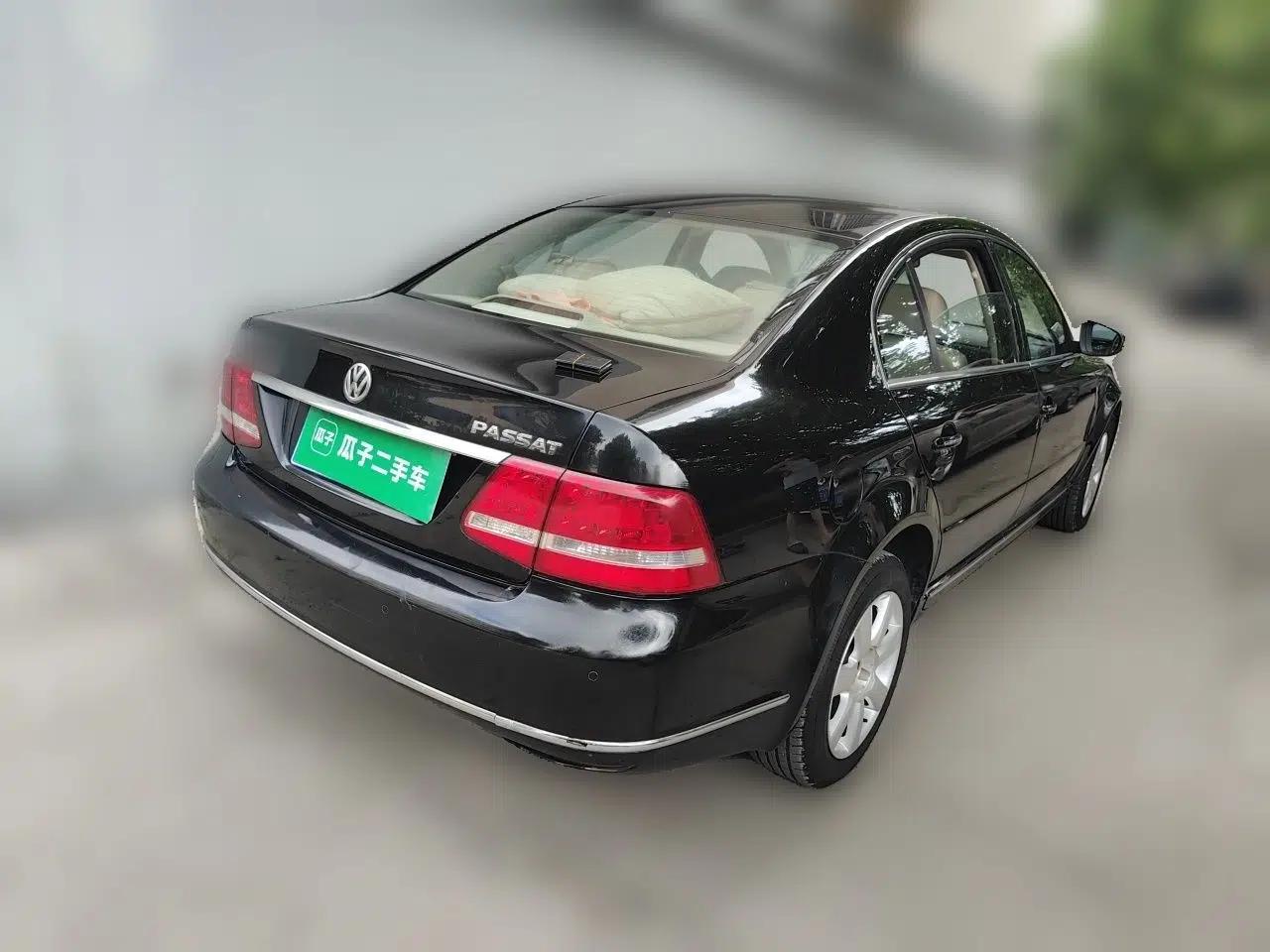 Volkswagen Passat 2009 2.0L MFI Automatic Luxury Edition — миниатюра 6