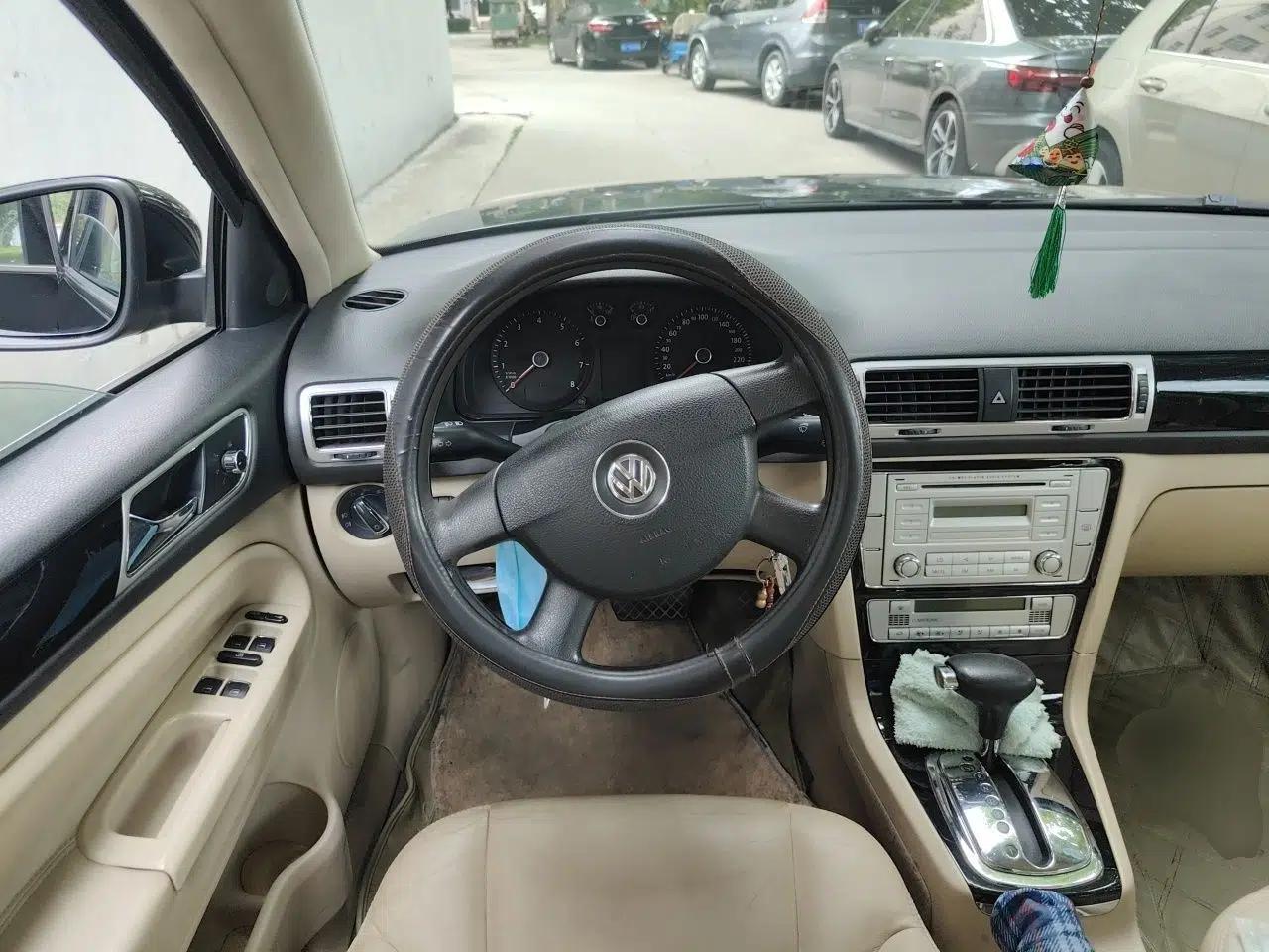 Volkswagen Passat 2009 2.0L MFI Automatic Luxury Edition — миниатюра 10