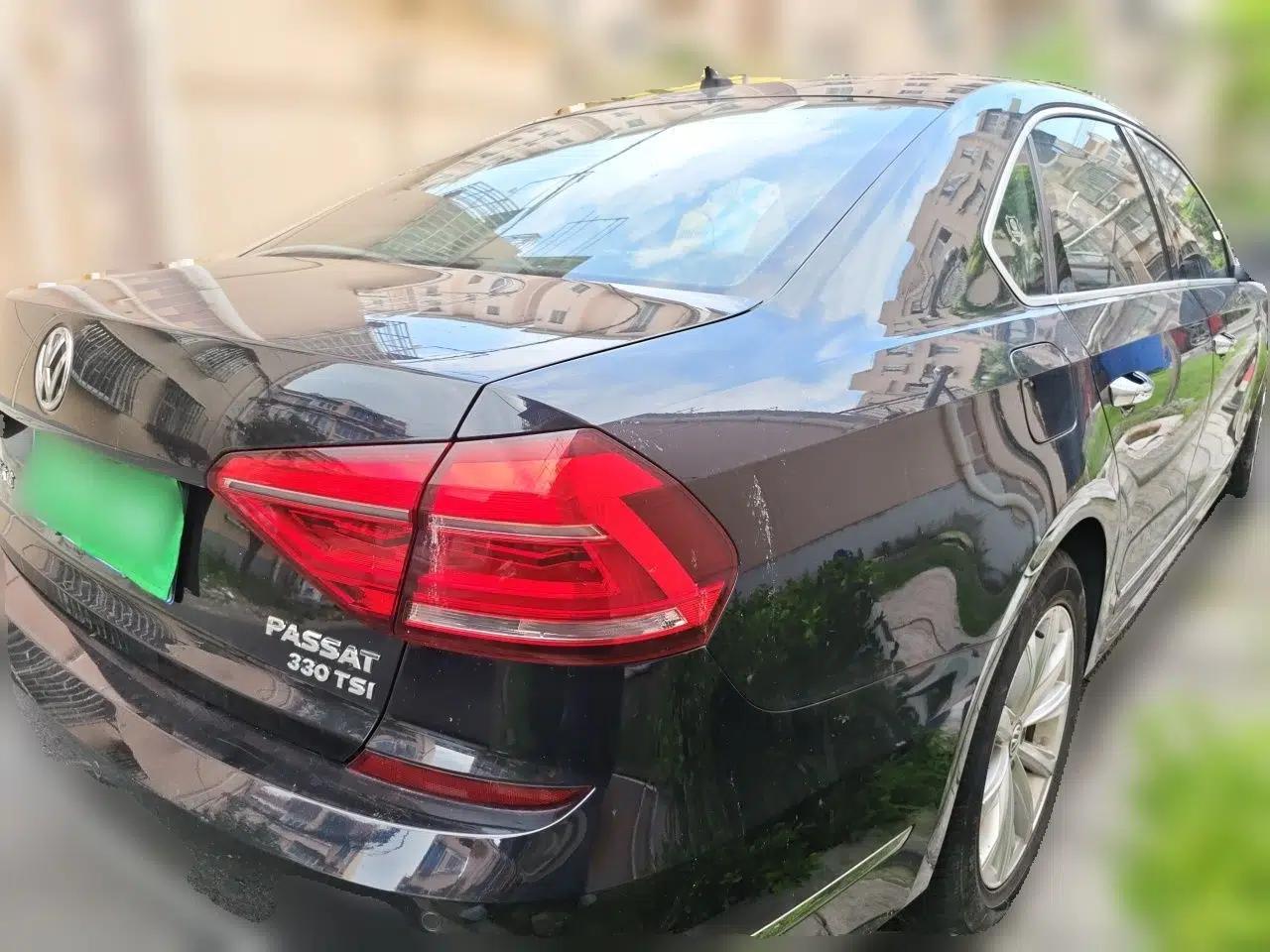 Volkswagen Passat 2017 330TSI DSG Luxury Edition — миниатюра 6