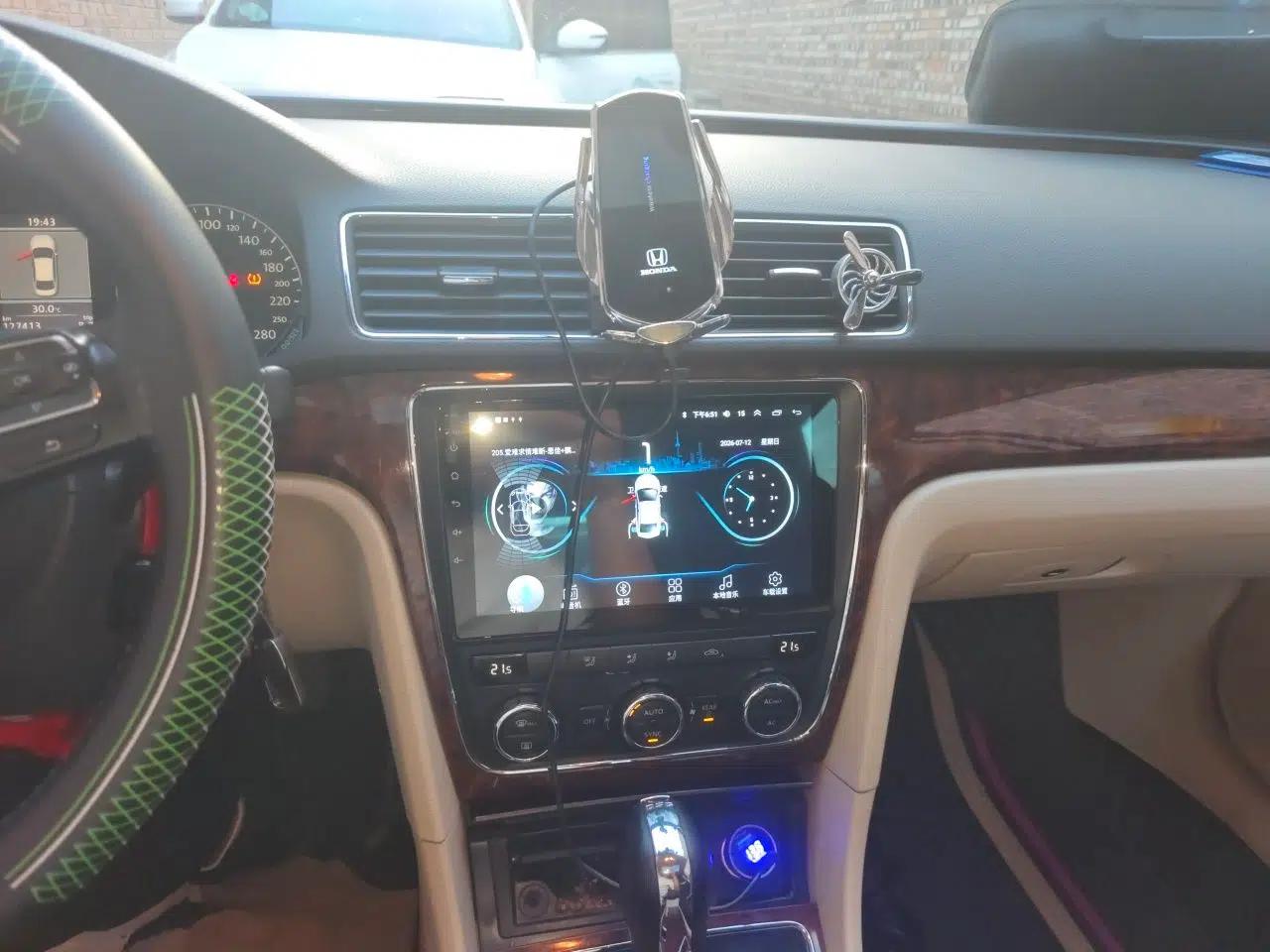 Volkswagen Passat 2011 2.0 TSI DSG Premium Edition — миниатюра 13