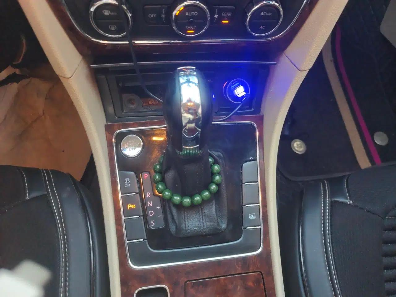 Volkswagen Passat 2011 2.0 TSI DSG Premium Edition — миниатюра 14