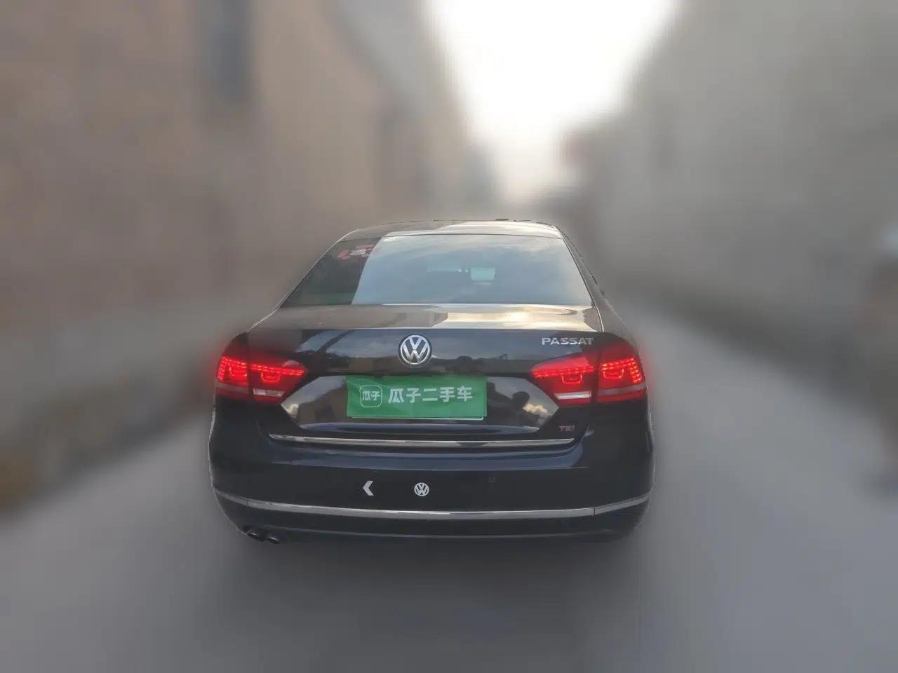 Volkswagen Passat 2011 2.0 TSI DSG Premium Edition — миниатюра 5