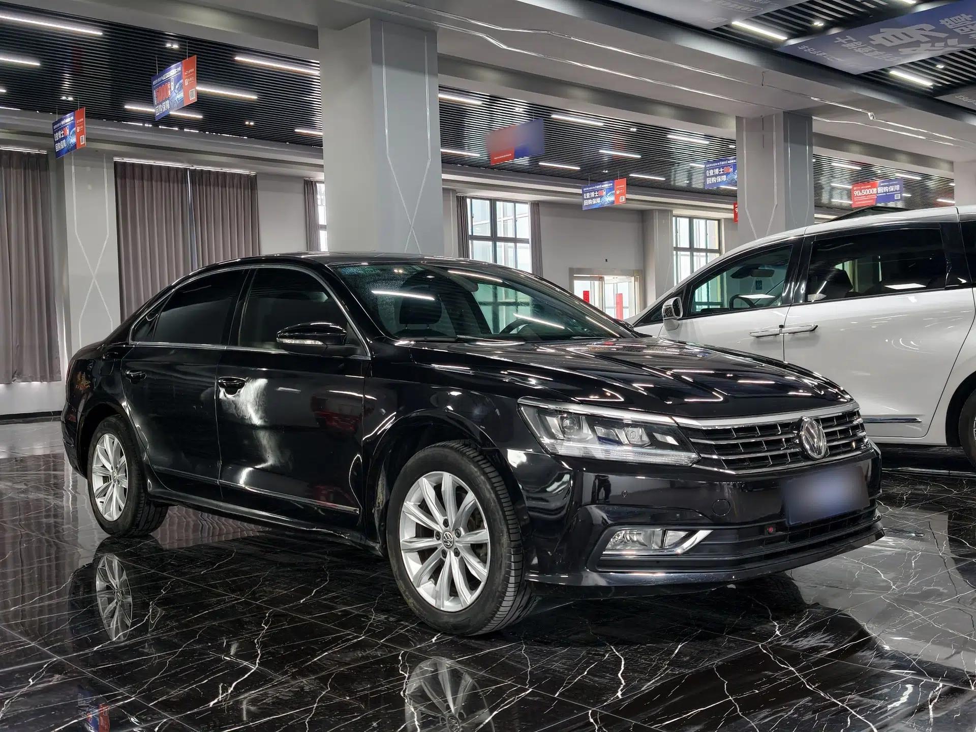 Volkswagen Passat 2017 330TSI DSG Luxury Edition — миниатюра 13
