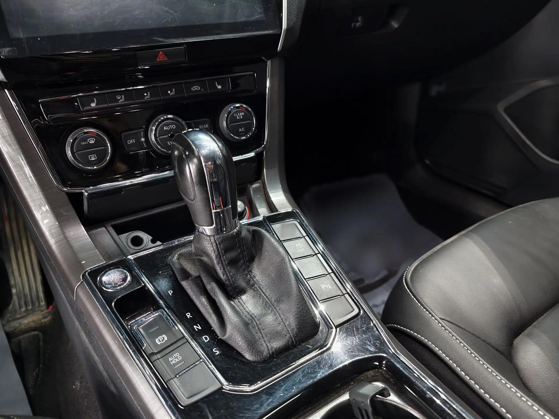 Volkswagen Passat 2017 330TSI DSG Luxury Edition — миниатюра 21