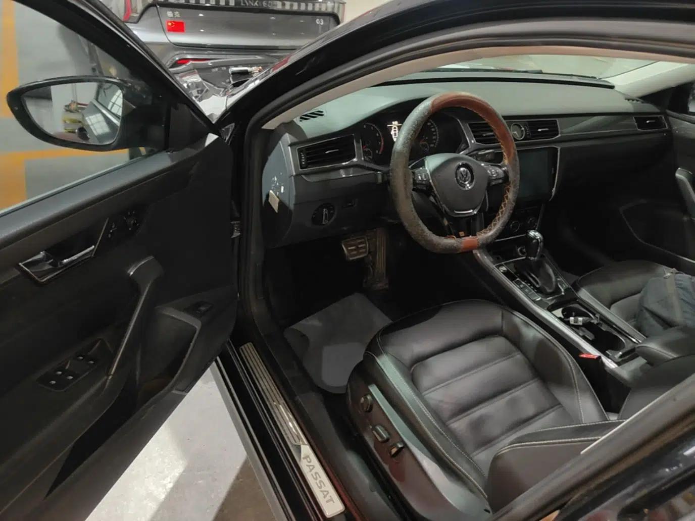 Volkswagen Passat 2017 330TSI DSG Luxury Edition — миниатюра 23