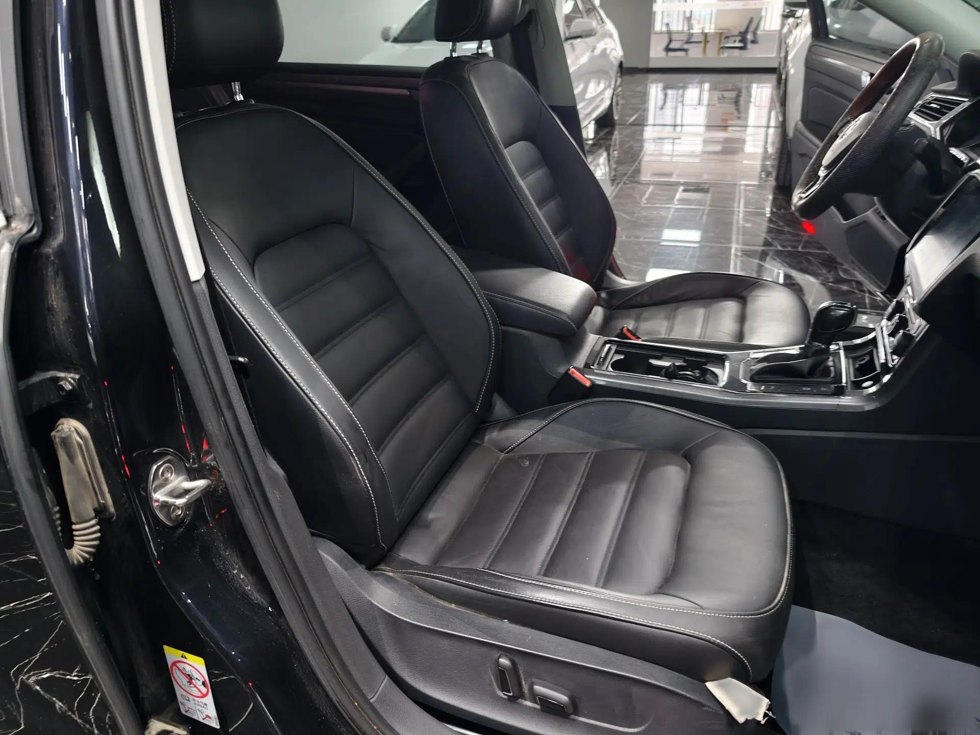 Volkswagen Passat 2017 330TSI DSG Luxury Edition — миниатюра 24