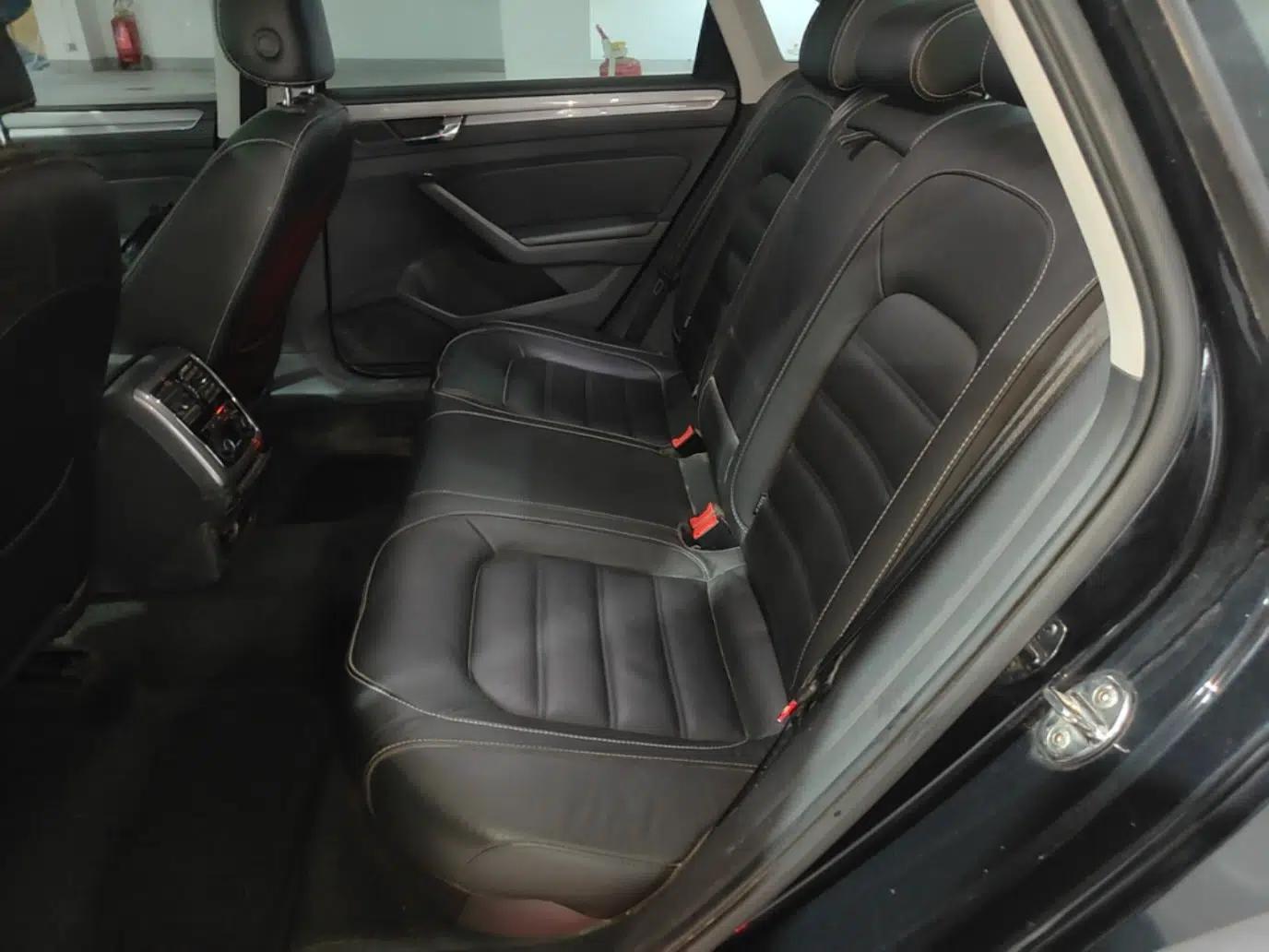 Volkswagen Passat 2017 330TSI DSG Luxury Edition — миниатюра 25