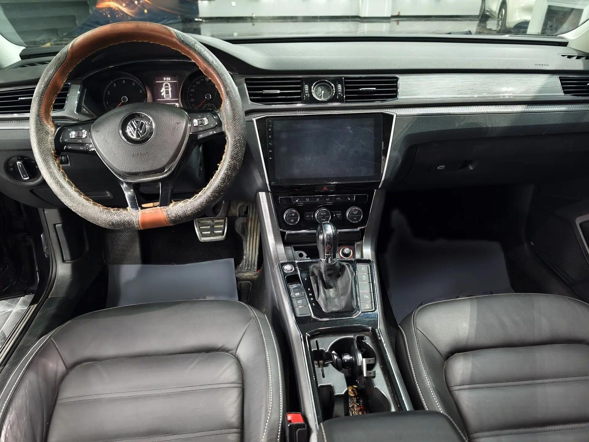 Volkswagen Passat 2017 330TSI DSG Luxury Edition — миниатюра 30