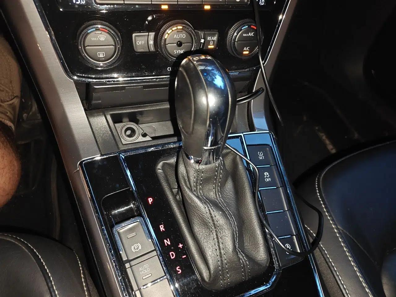 Volkswagen Passat 2016 330TSI DSG Luxury Edition — миниатюра 14