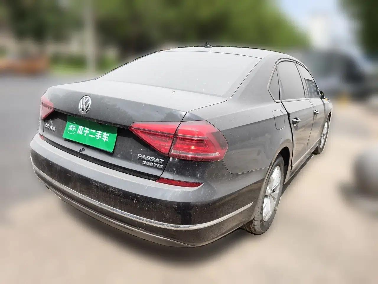 Volkswagen Passat 2017 280TSI DSG Luxury Edition — миниатюра 6
