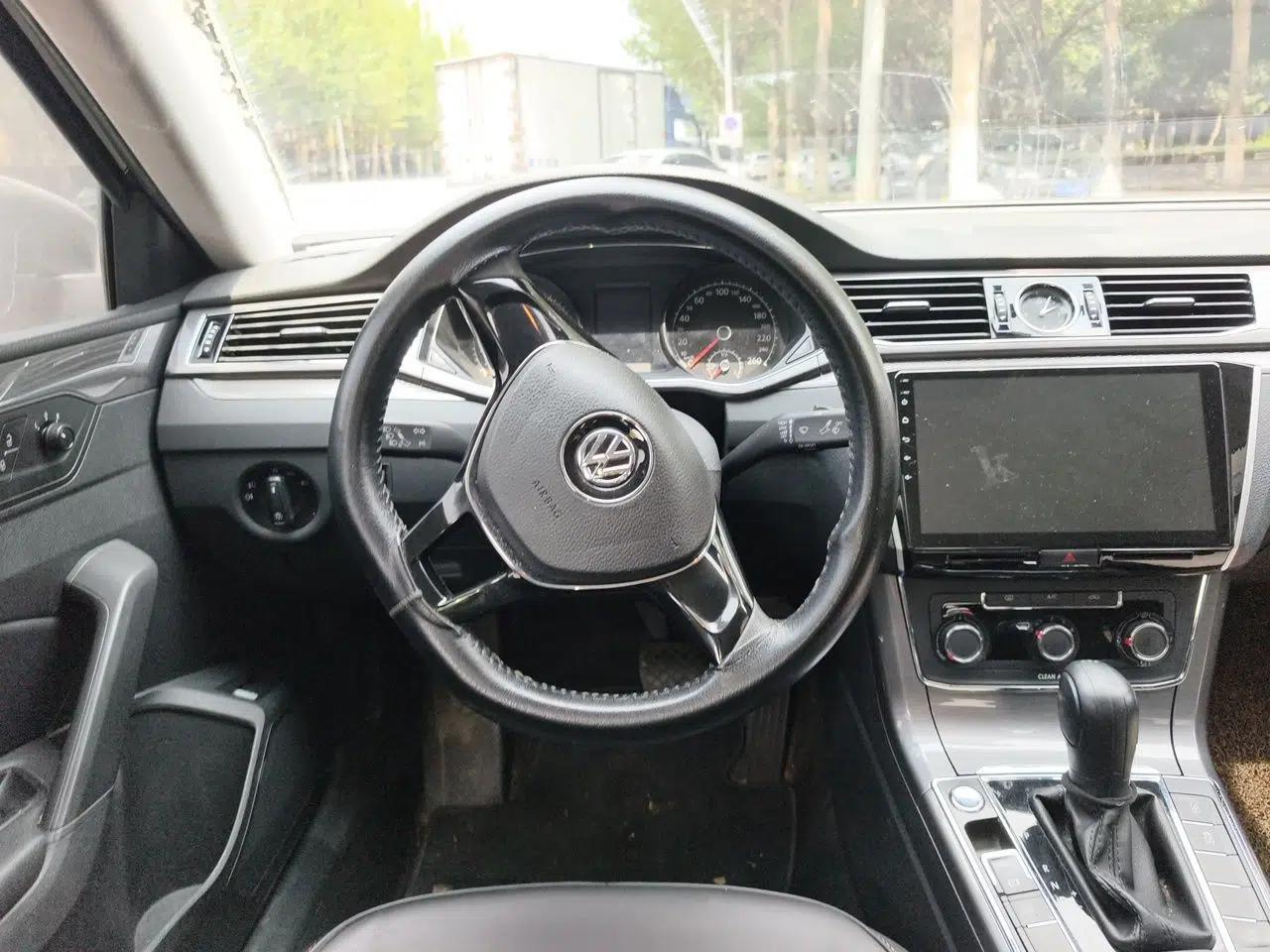 Volkswagen Passat 2017 280TSI DSG Luxury Edition — миниатюра 10