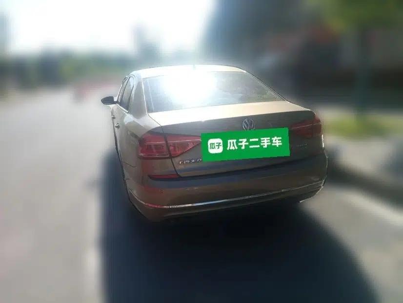 Volkswagen Passat 2017 280TSI DSG Luxury Edition — миниатюра 4