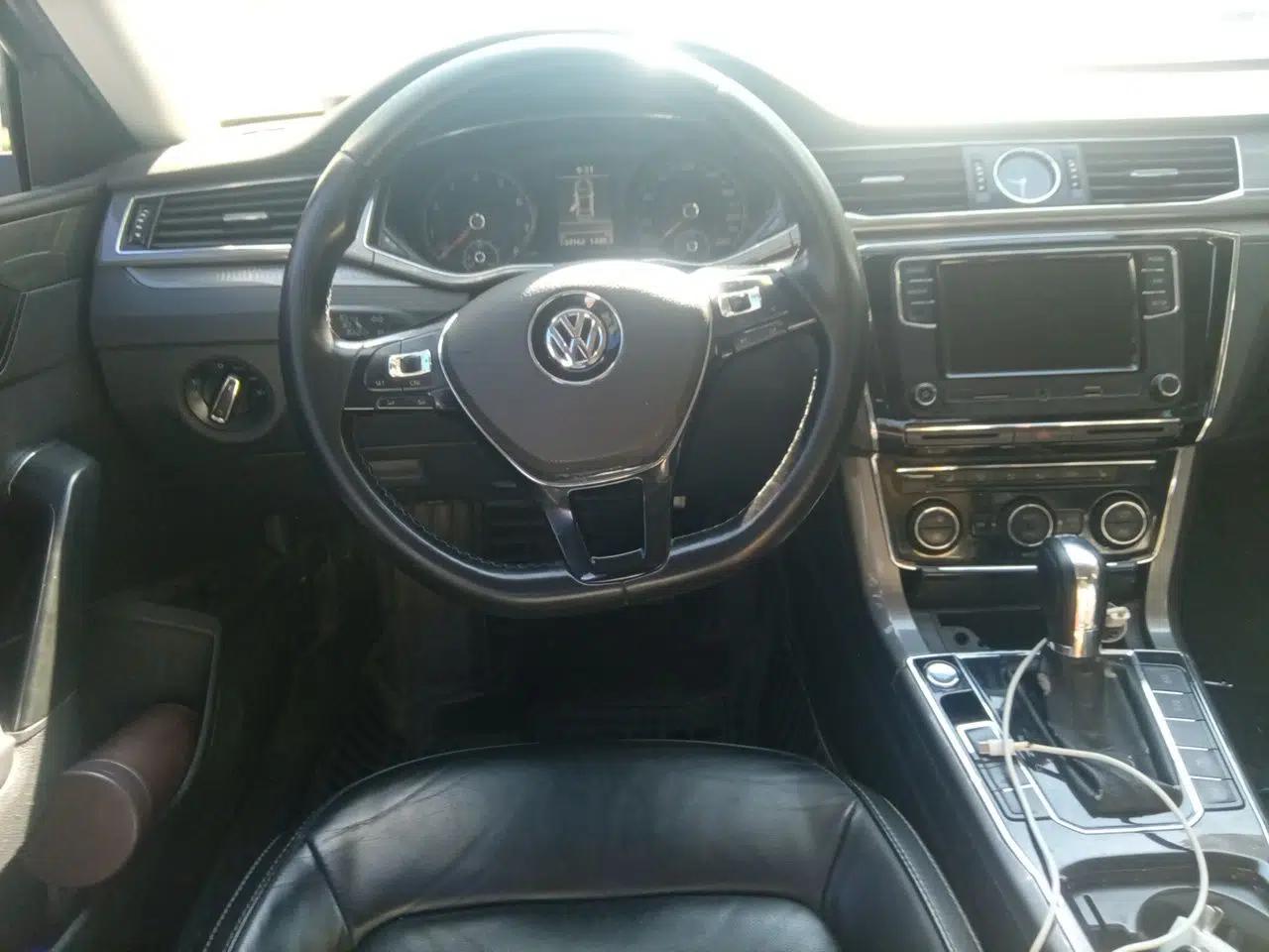 Volkswagen Passat 2017 280TSI DSG Luxury Edition — миниатюра 10