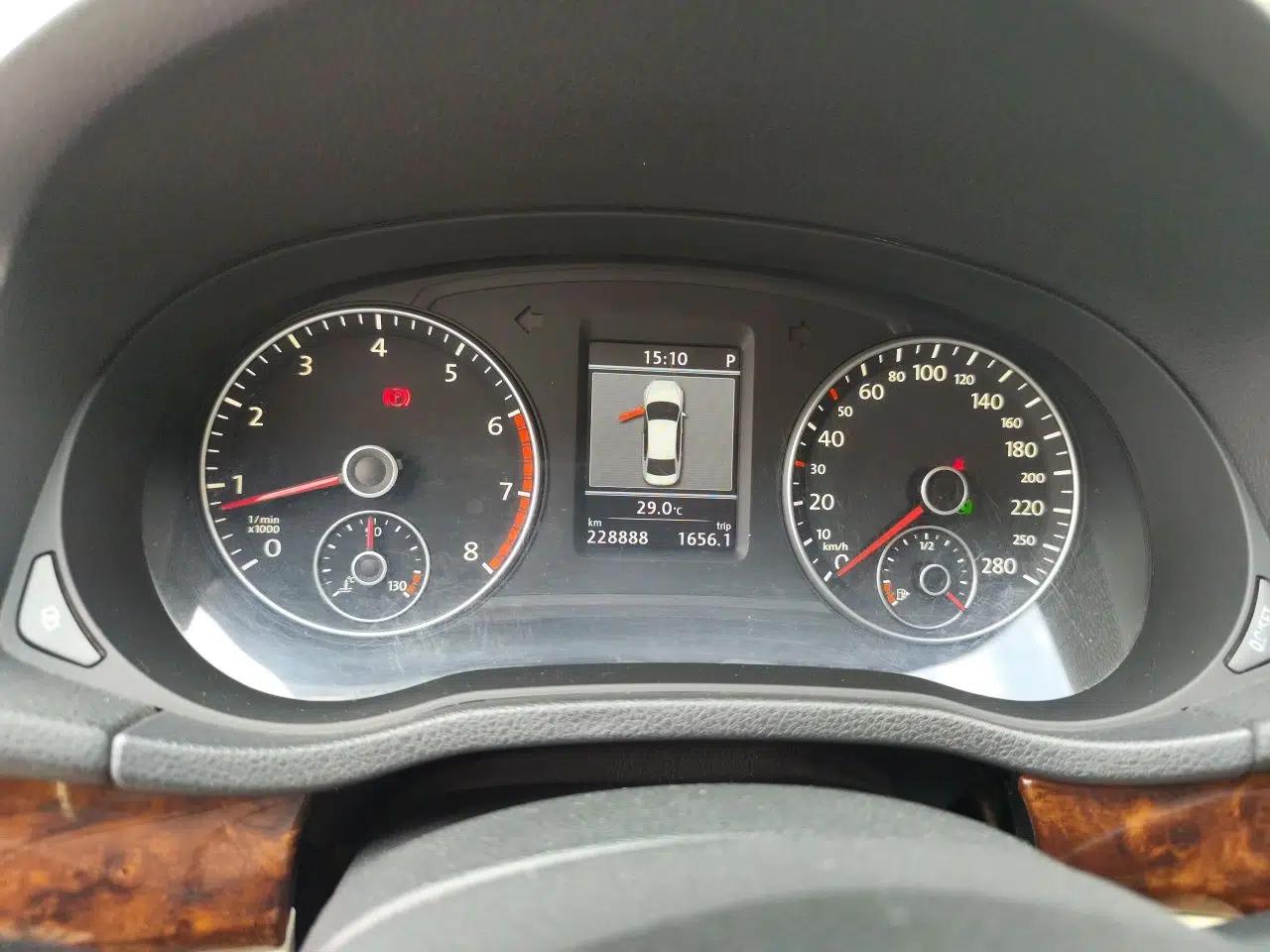 Volkswagen Passat 2011 2.0 TSI DSG Premium Edition — миниатюра 11