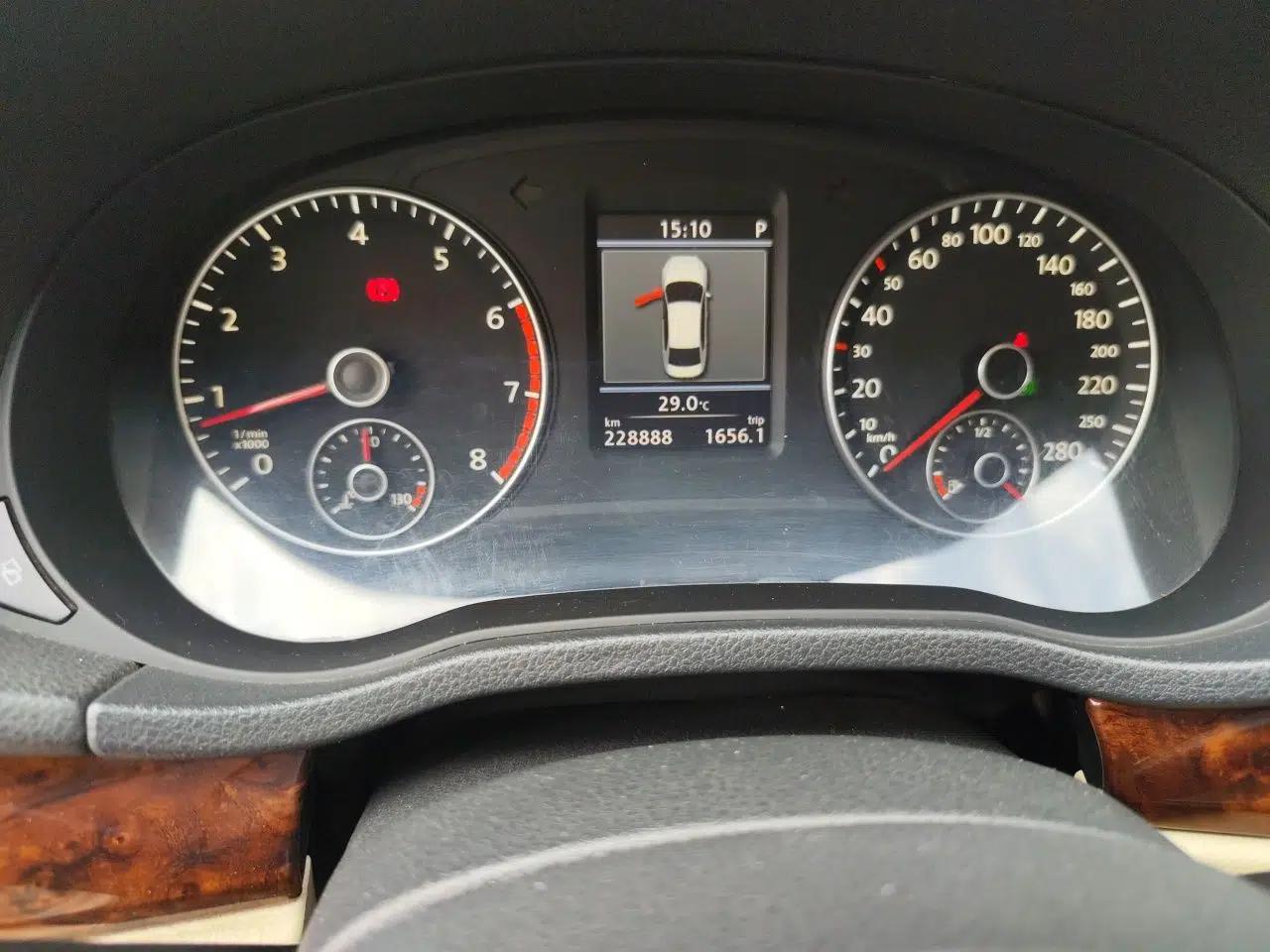 Volkswagen Passat 2011 2.0 TSI DSG Premium Edition — миниатюра 12
