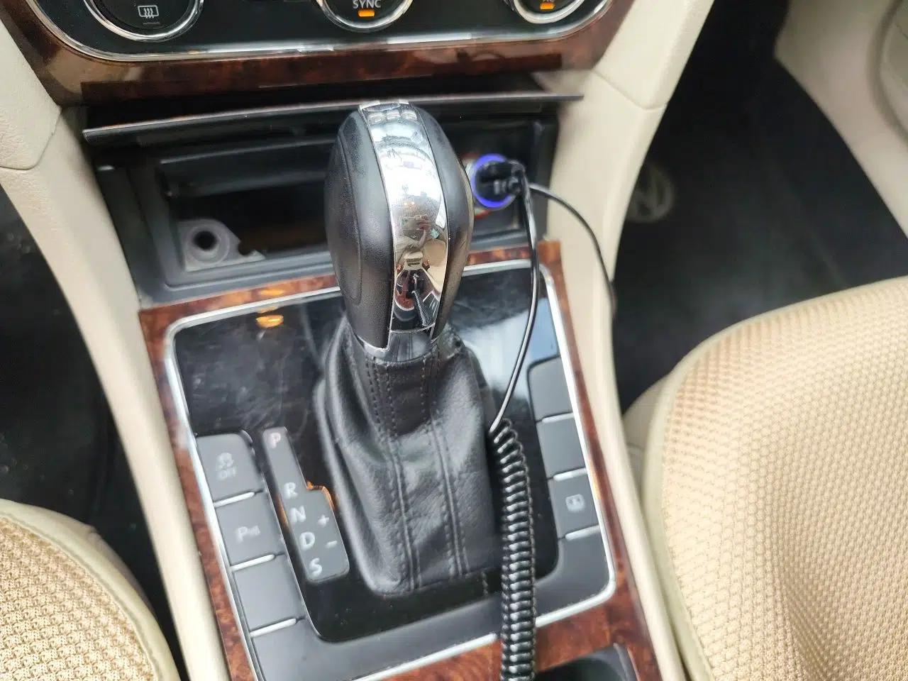 Volkswagen Passat 2011 2.0 TSI DSG Premium Edition — миниатюра 14