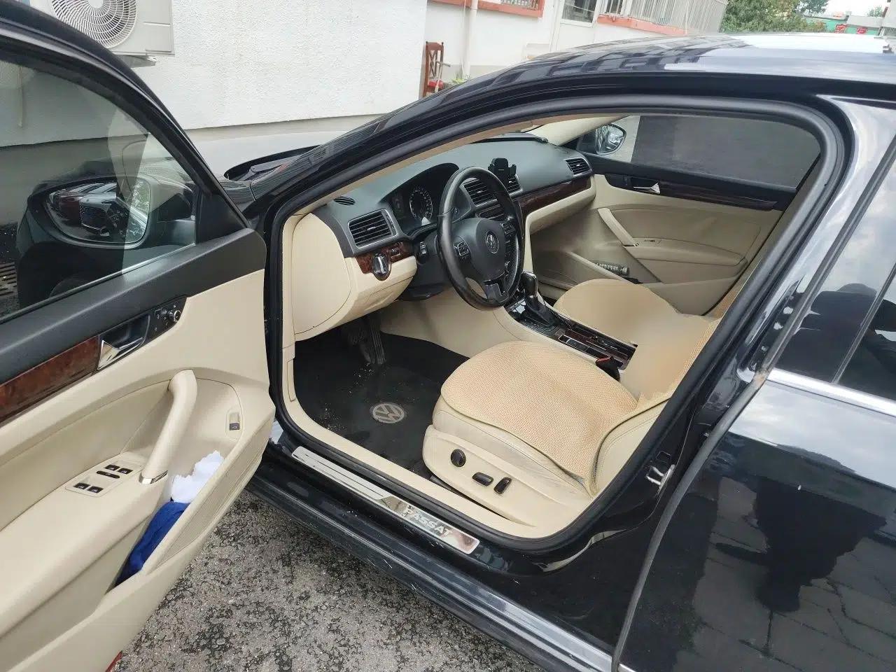 Volkswagen Passat 2011 2.0 TSI DSG Premium Edition — миниатюра 16