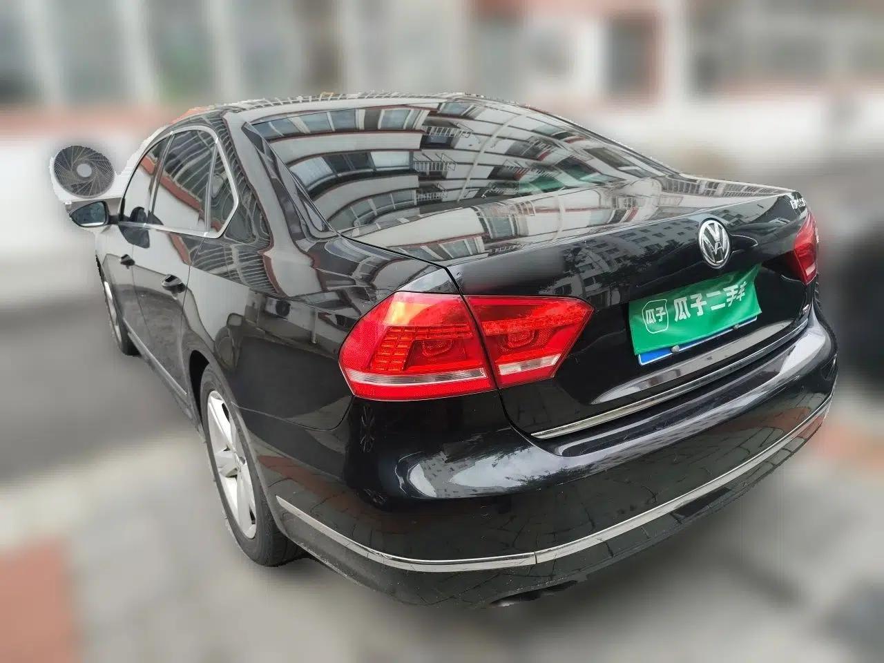 Volkswagen Passat 2011 2.0 TSI DSG Premium Edition — миниатюра 4