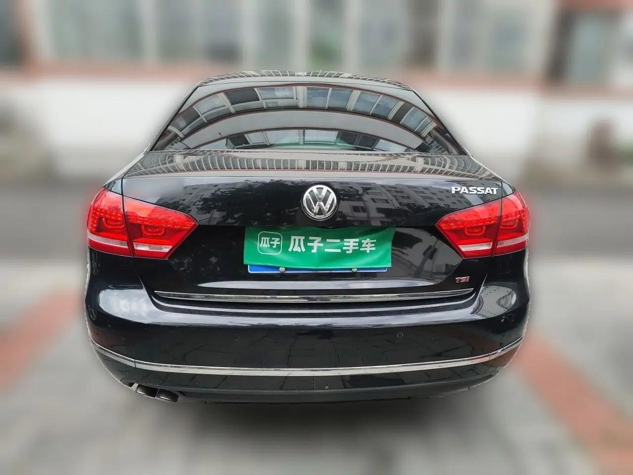 Volkswagen Passat 2011 2.0 TSI DSG Premium Edition — миниатюра 5