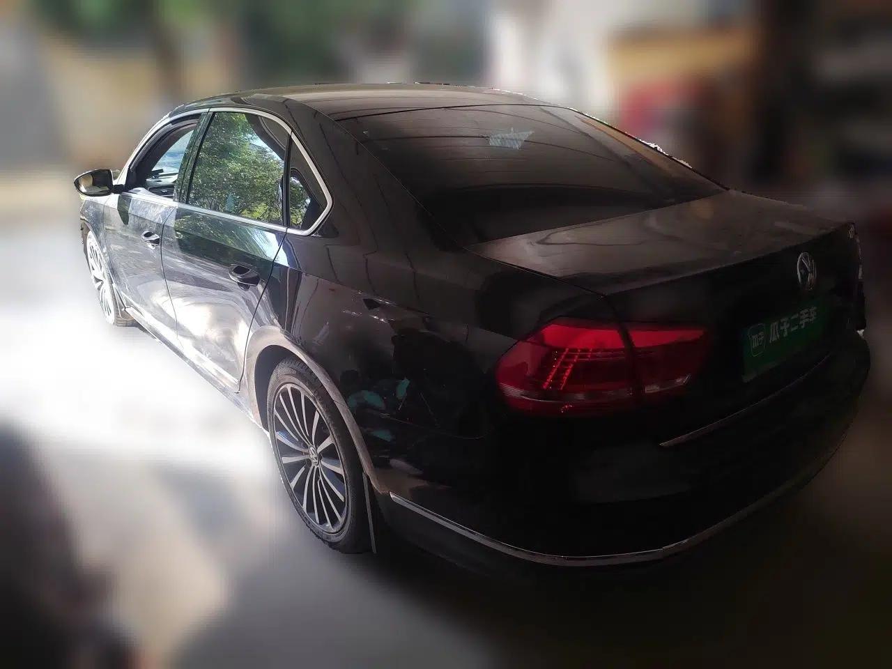 Volkswagen Passat 2011 2.0 TSI DSG Ultimate Edition — миниатюра 4