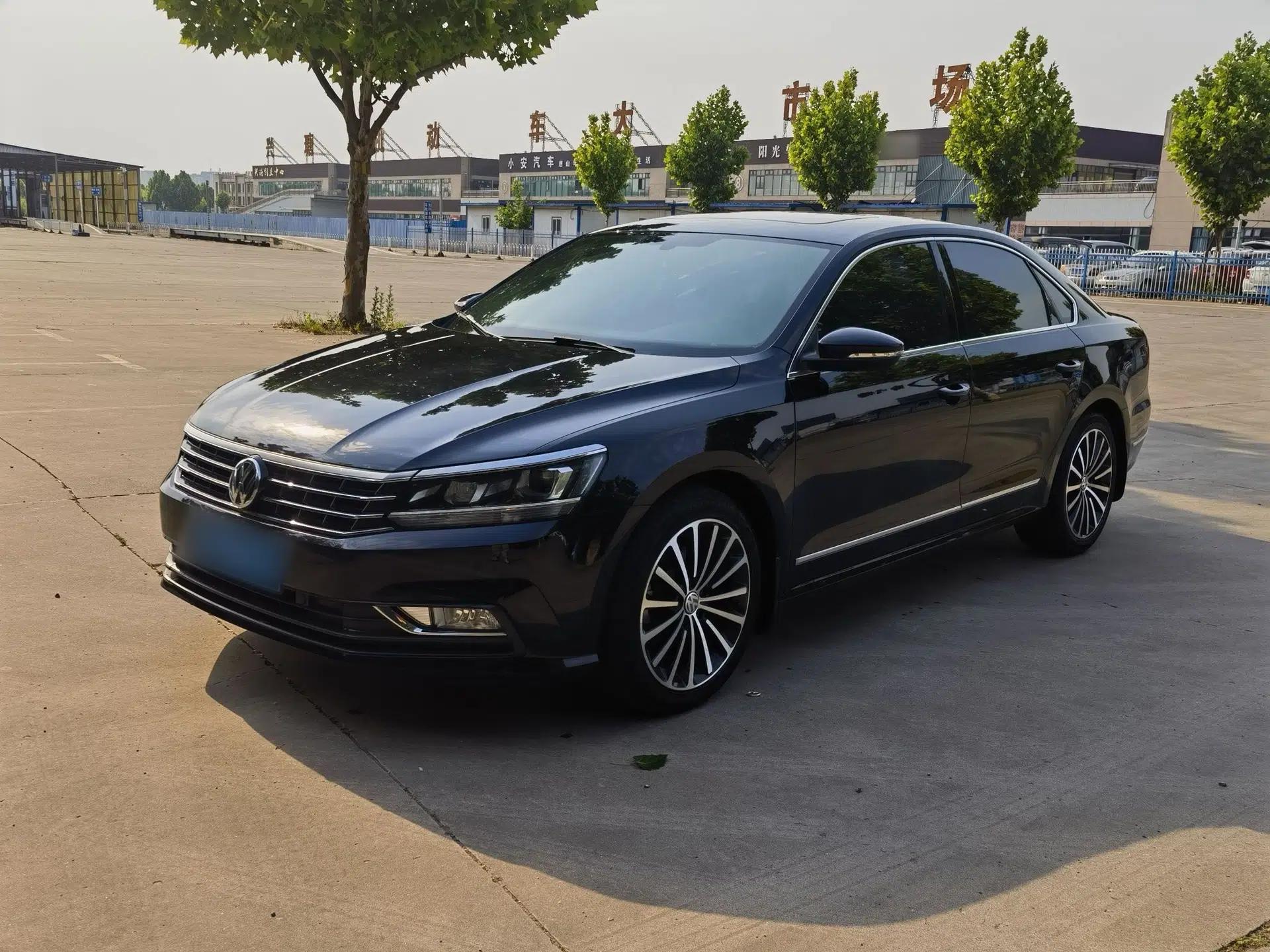 Volkswagen Passat 2017 330TSI DSG Luxury Edition — миниатюра 1