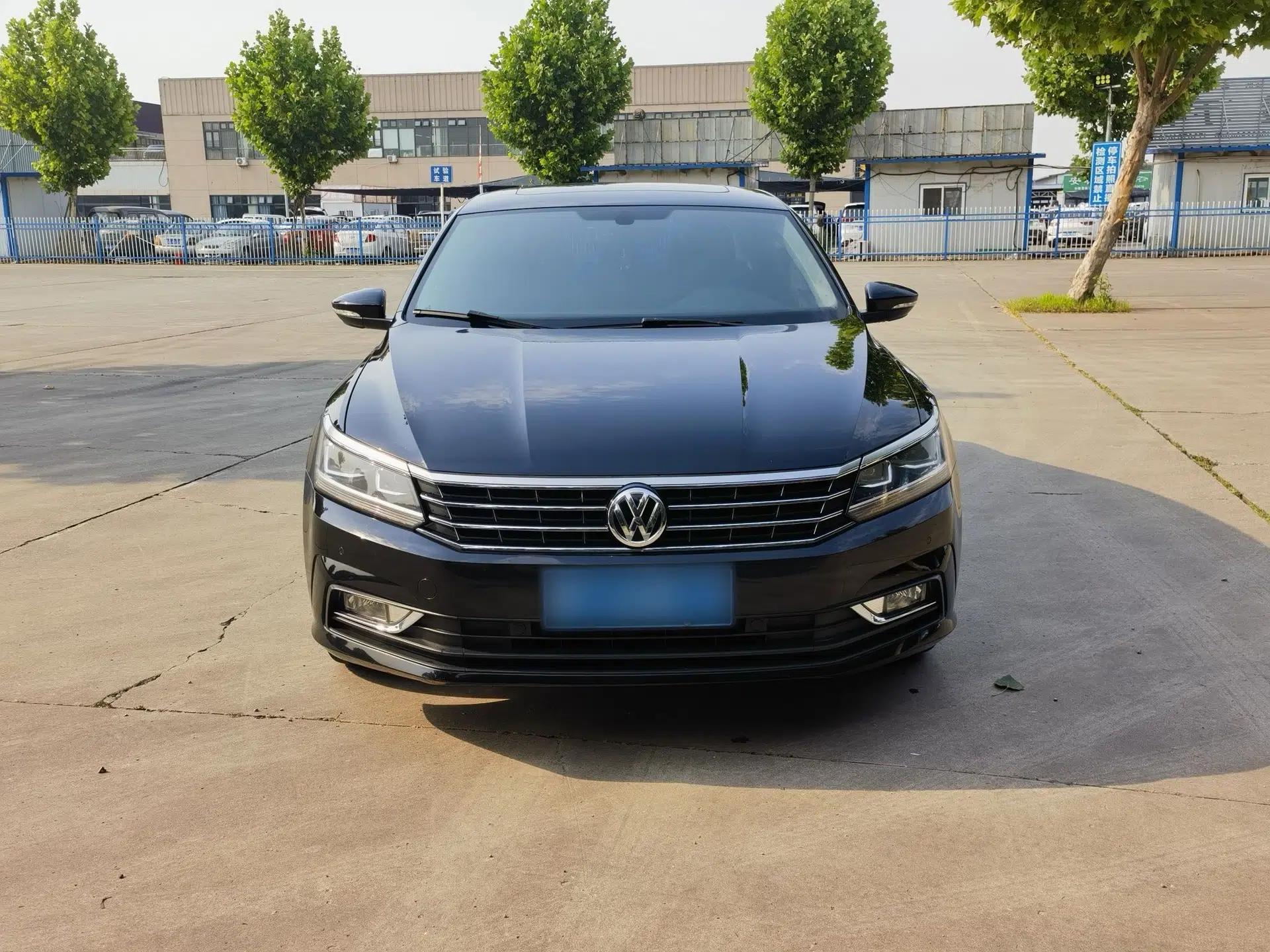 Volkswagen Passat 2017 330TSI DSG Luxury Edition — миниатюра 2