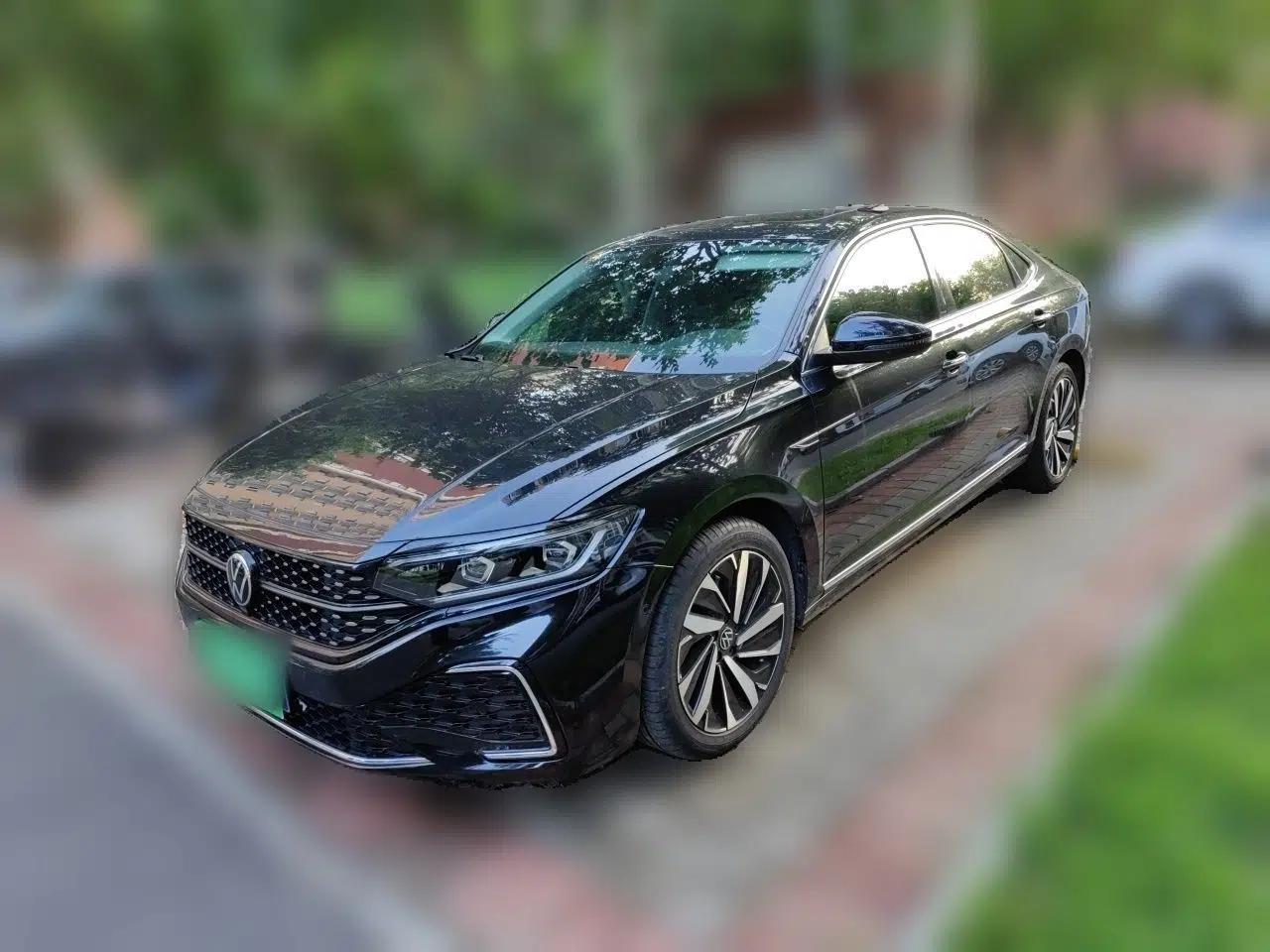 Volkswagen Passat 2022 330TSI Starry Luxury Edition — миниатюра 1