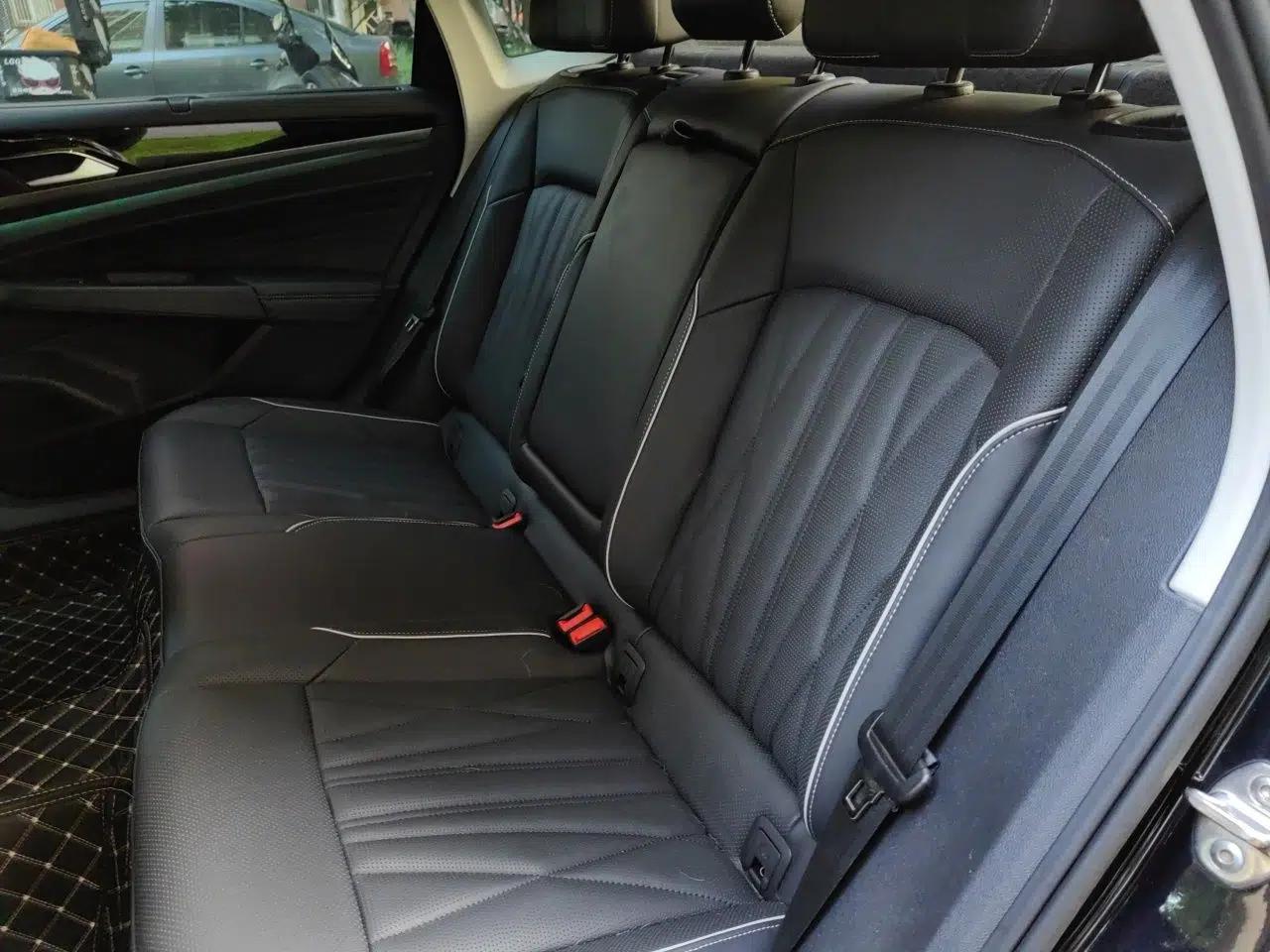 Volkswagen Passat 2022 330TSI Starry Luxury Edition — миниатюра 17