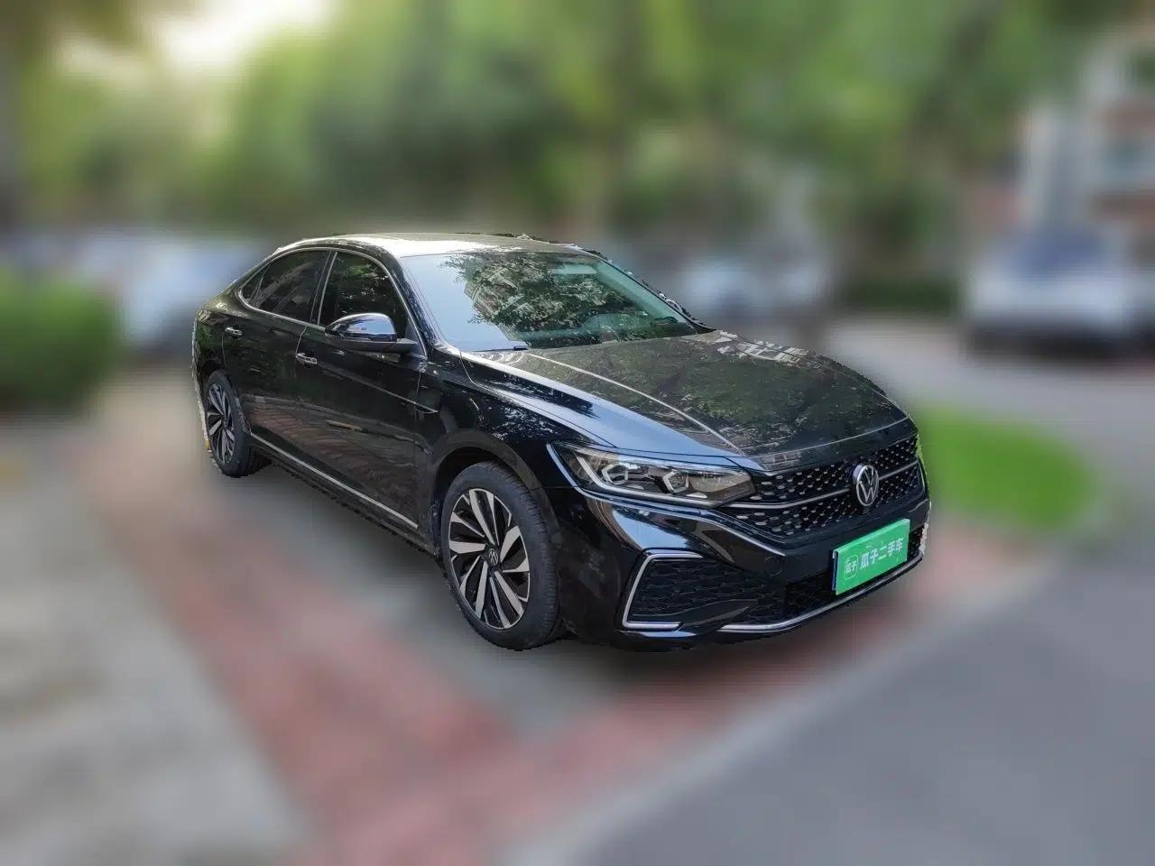 Volkswagen Passat 2022 330TSI Starry Luxury Edition — миниатюра 3