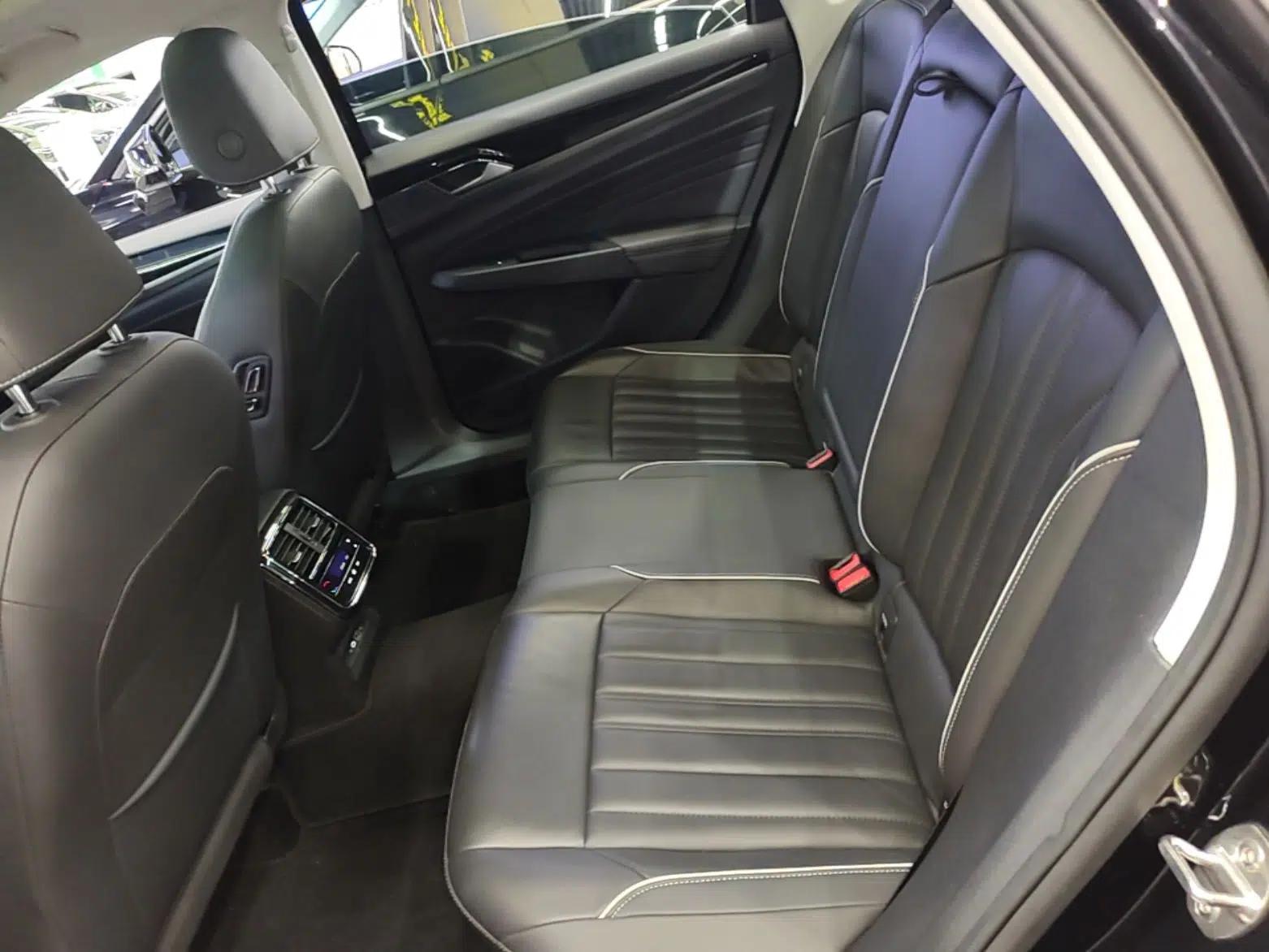 Volkswagen Passat 2023 Revised 330TSI Starry Elite Edition — миниатюра 25