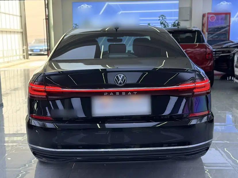 Volkswagen Passat 2025 Outstanding Model 330TSI Starry Elite Edition — миниатюра 5