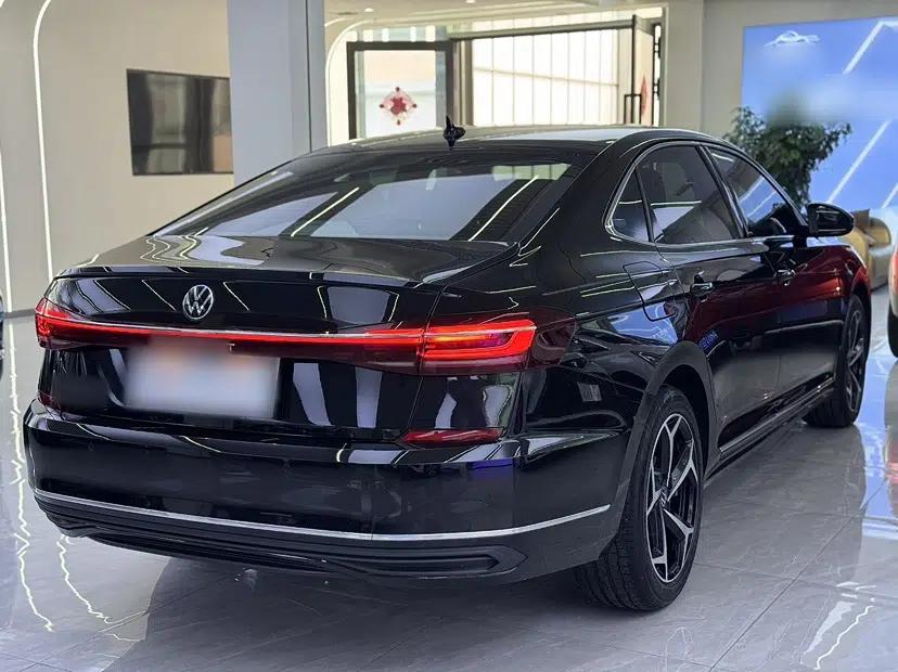 Volkswagen Passat 2025 Outstanding Model 330TSI Starry Elite Edition — миниатюра 6