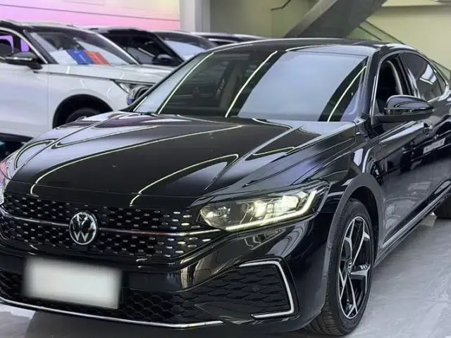 Volkswagen Passat 2025 Outstanding Model 330TSI Starry Elite Edition