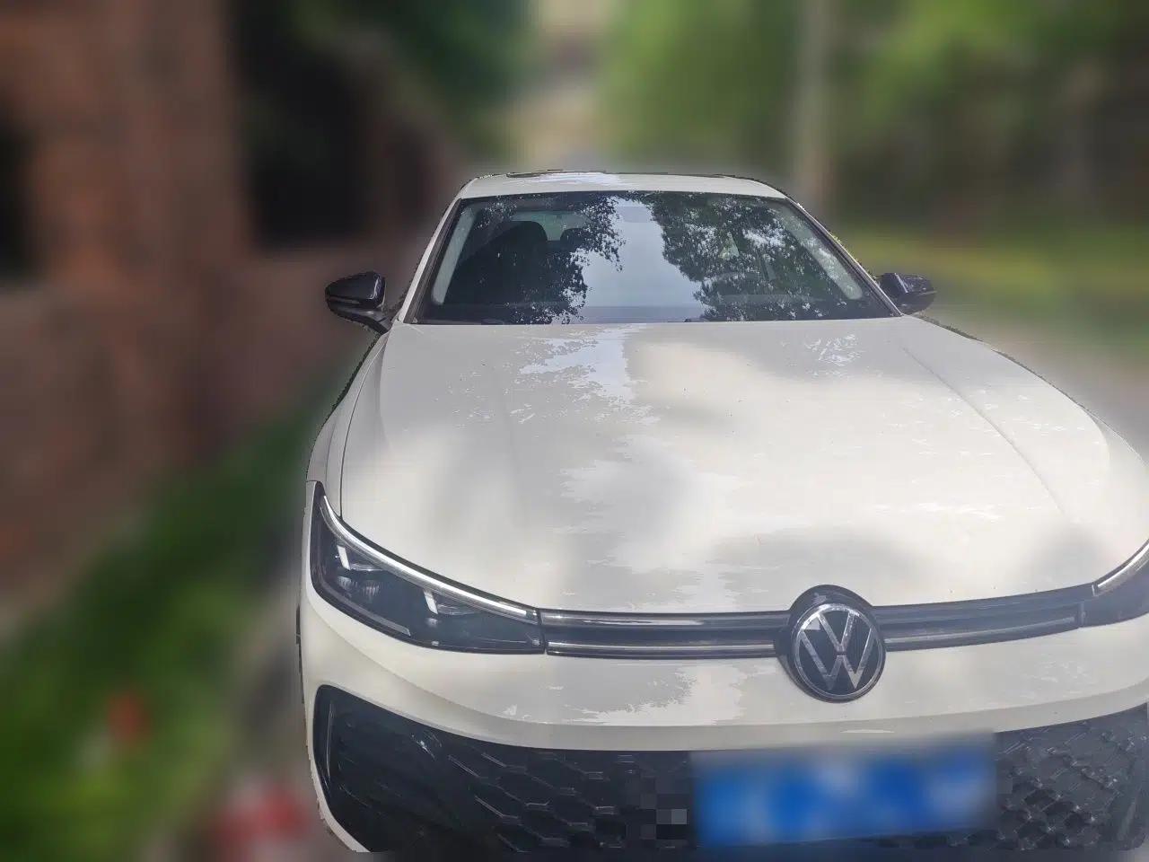 Volkswagen Passat 2025 Pro 380TSI Starry Dragon Edition — миниатюра 2