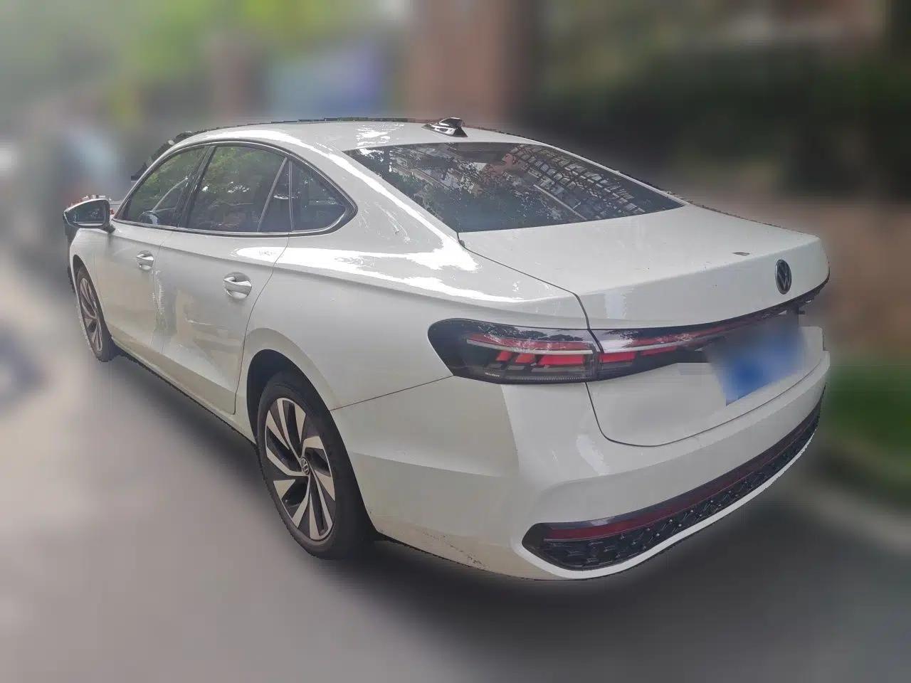 Volkswagen Passat 2025 Pro 380TSI Starry Dragon Edition — миниатюра 4