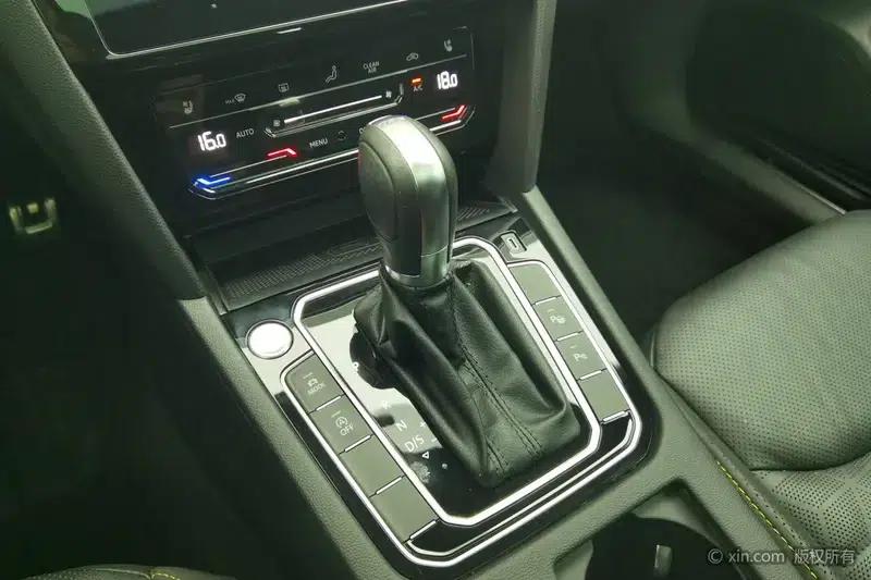Volkswagen CC 2021 380TSI Striking Edition — миниатюра 15
