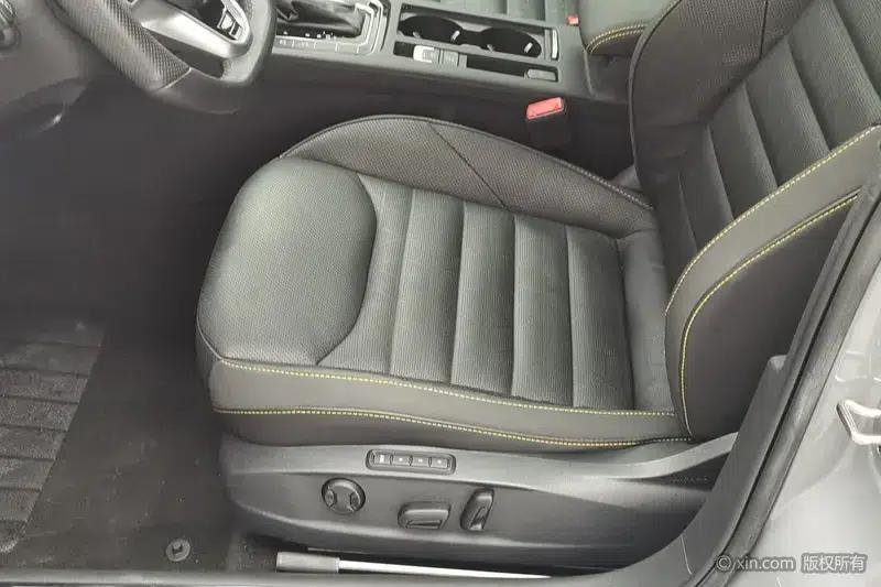 Volkswagen CC 2021 380TSI Striking Edition — миниатюра 18