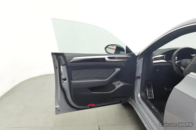 Volkswagen CC 2021 380TSI Striking Edition — миниатюра 21